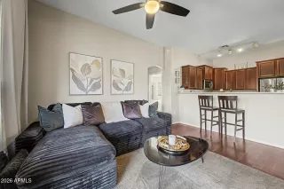 Photo #6: 7032709 Listing