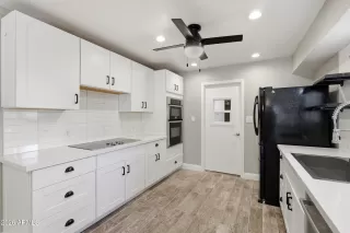 Photo #1: 7032726 Listing 