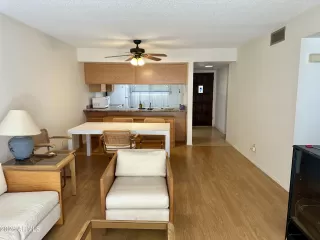 Photo #2: 7032936 Listing