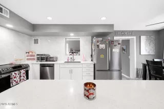 Photo #3: 7033119 Listing 
