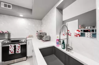 Photo #4: 7033119 Listing 