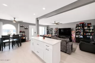 Photo #5: 7033119 Listing 