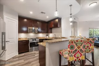 Photo #3: 7033120 Listing
