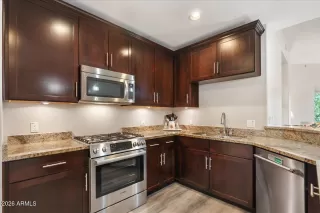 Photo #4: 7033120 Listing