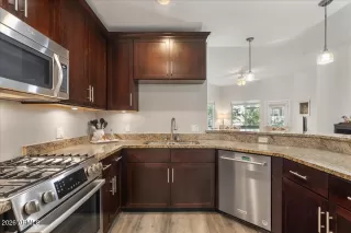 Photo #5: 7033120 Listing