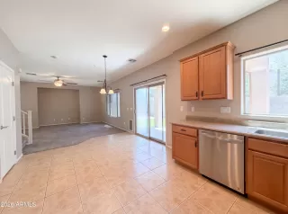 Photo #5: 7033129 Listing