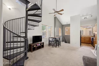Photo #6: 7033174 Listing