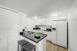 Photo #6: 7033745 Listing 