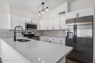 Photo #5: 7034044 Listing