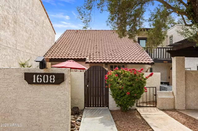 MLS: 7034300 Condo For Sale