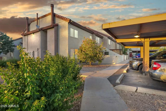 MLS: 7035138 Condo For Sale
