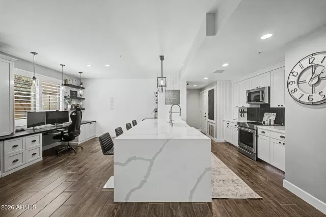 MLS: 7035624 Condo For Sale