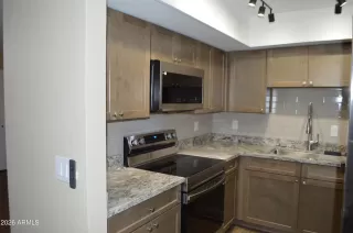 Photo #3: 7035820 Listing