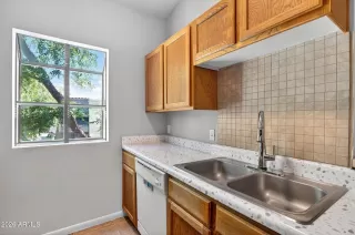Photo #5: 7036360 Listing 
