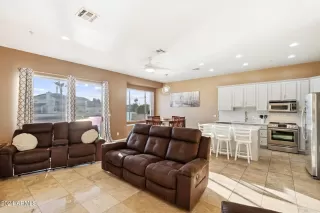 Photo #2: 7036373 Listing 