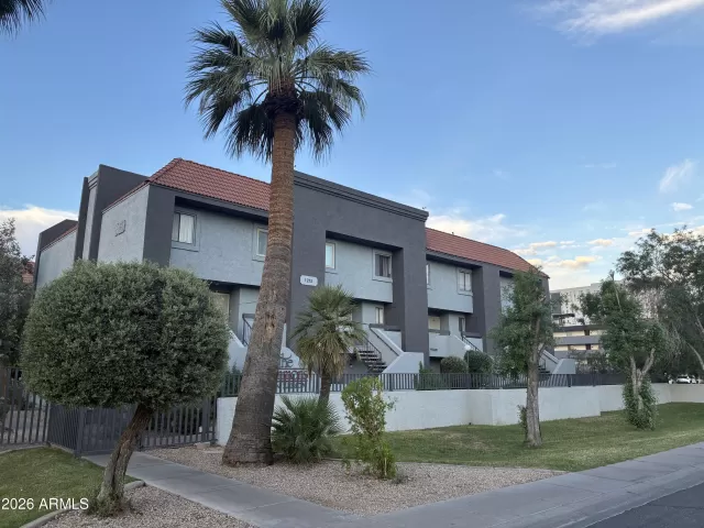 MLS: 7036584 Condo For Sale