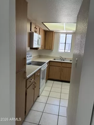 Photo #5: 7036584 Listing
