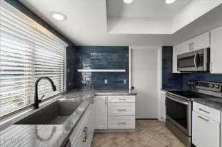 Photo #6: 7037093 Listing 