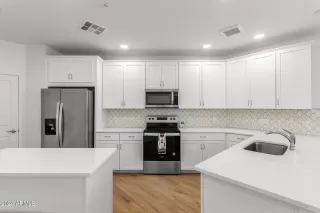 Photo #3: 7037198 Listing 