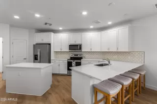 Photo #5: 7037198 Listing 