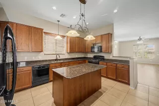Photo #5: 7037948 Listing 