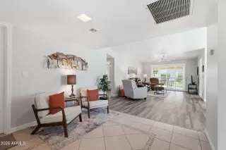 Photo #6: 7037981 Listing 