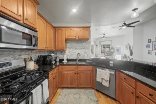Photo #6: 7038261 Listing