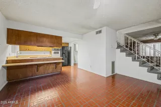 Photo #6: 7039069 Listing