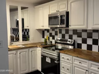 Photo #2: 7039225 Listing 