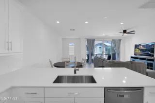 Photo #5: 7039834 Listing