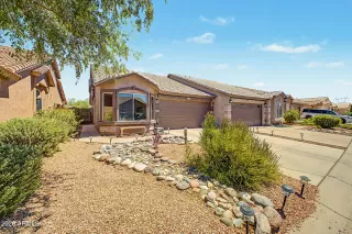 Photo #2: 7039980 Listing 