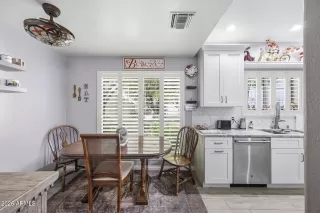 Photo #6: 7039998 Listing