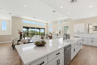 Photo #6: 7040165 Listing