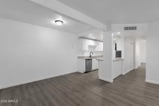 Photo #5: 7040414 Listing