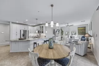 Photo #5: 7040465 Listing