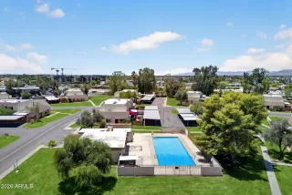 Photo #5: 7040661 Listing 