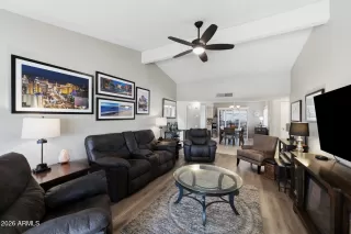 Photo #4: 7040807 Listing