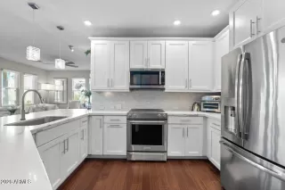 Photo #3: 7041033 Listing