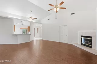 Photo #3: 7041438 Listing