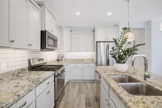 Photo #5: 7041752 Listing