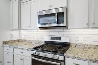 Photo #6: 7041752 Listing