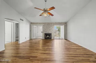 Photo #4: 7041955 Listing