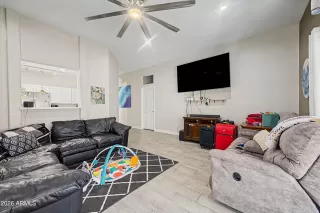 Photo #5: 7041956 Listing