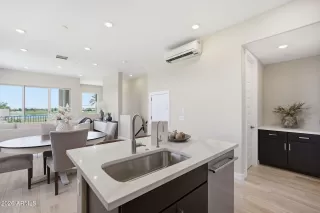 Photo #4: 7042020 Listing