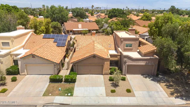 MLS: 7042718 Condo For Sale