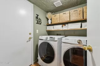 Photo #6: 7042869 Listing