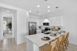 Photo #3: 7043003 Listing