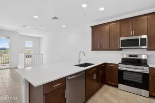 Photo #6: 7043006 Listing