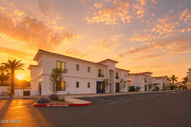 MLS: 7043052 Condo For Sale