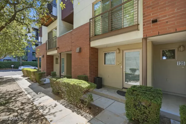 MLS: 7043083 Condo For Sale